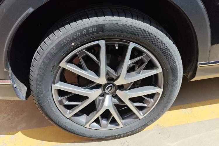 Used GAC Trumpchi GS8 2022 Linghang Series 2.0 TGDI Two-Wheel-Drive Luxury Smart Connectivity Version (7 Seats) Right Rear Wheel Hub