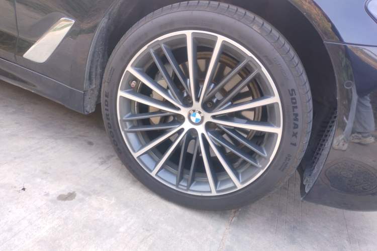 Used BMW 5 Series 2021 530Li Leading Model M Sport Package
