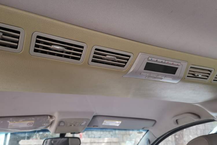 Used JAC Group Refine M5 2013 2.0T Gasoline Manual Business Edition
