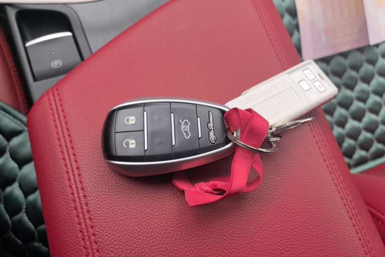 Used Alfa Romeo Giulia 2017 2.0T 280HP Luxury Edition