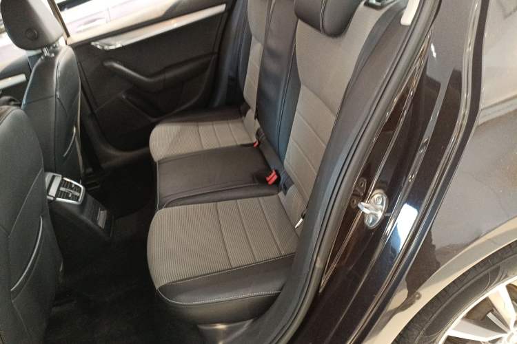 Used Skoda Octavia 2017 1.6L Automatic Chuanxing Edition Left Rear Seat