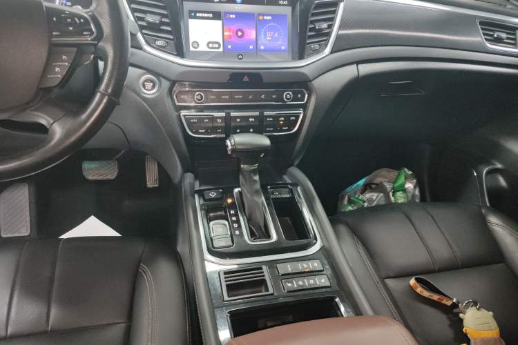 Used GAC Trumpchi GS7 2017 320T Two-Wheel-Drive Luxury Smart Connectivity Model
