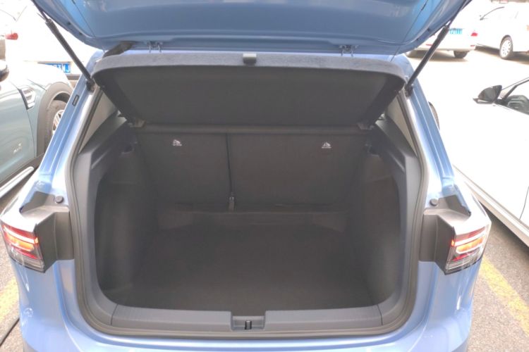 Used Volkswagen Tharu 2025 NewRui 300TSI Prestige Edition Trunk