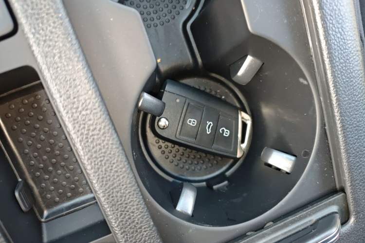 Used Volkswagen FAW-Volkswagen CC 2025 Model, Facelifted, 330TSI, Glamorous—Shared Edition Vehicle Key