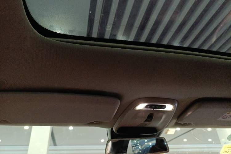 Used Volvo V40 2017 T3 Zhiyi Edition
