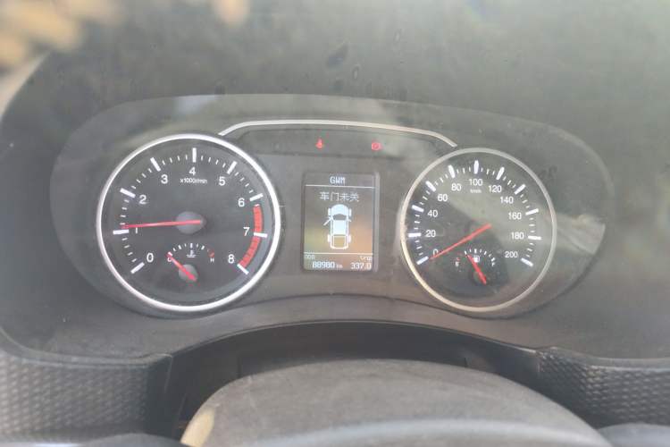 Used Great Wall Wingle 5 2017 2.4L European Version Gasoline Two-Wheel Drive Entry-Level Big Double Cab 4G69S4N