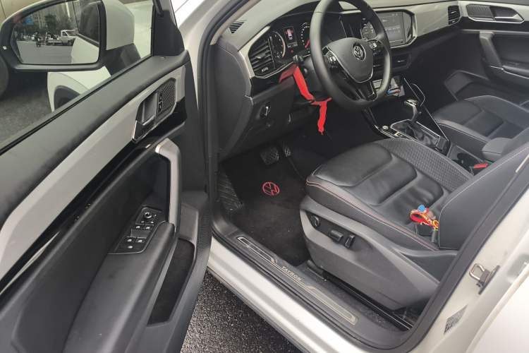 Used Volkswagen Tayron 2020 280TSI Two-Wheel Drive Luxury Connect Edition Driver Seat