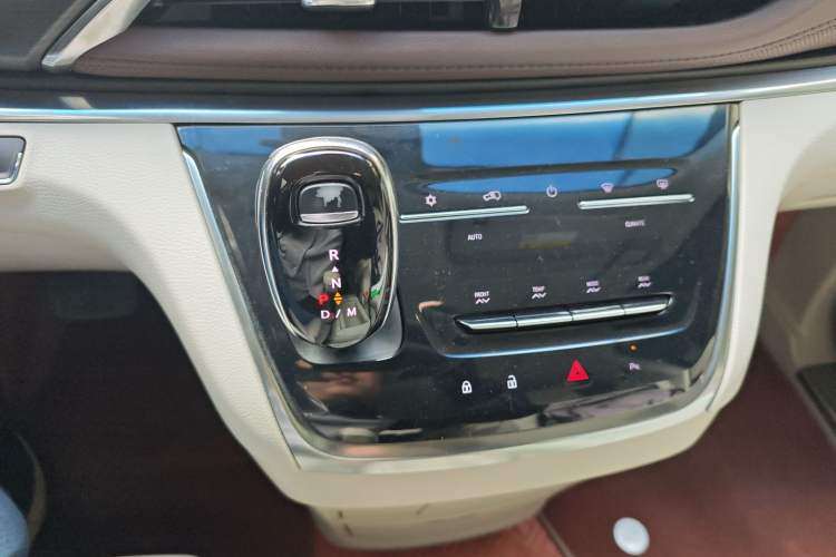 Used Buick GL8 2022 Land Cruiser Executive Class 652T Comfort Model Gear Lever