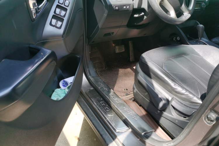 Used Hyundai ix35 2013 2.0L Automatic Two-Wheel Drive Smart GLS China V Standard Driver Seat