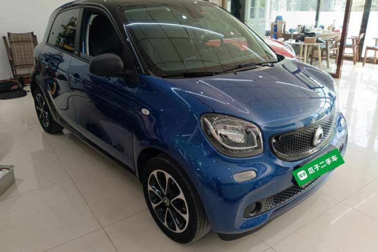 Used smart forfour 2016 1.0L 52 kW Passion Edition
