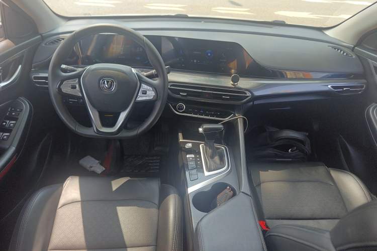 Used CHANGAN Eado 2020 PLUS Blue Whale NE 1.4T GDI DCT Prestige Model Center Console