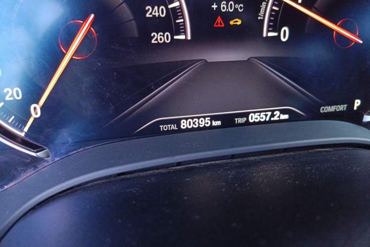 Used BMW 5 Series 2018 525Li Luxury Package Odometer Close Up