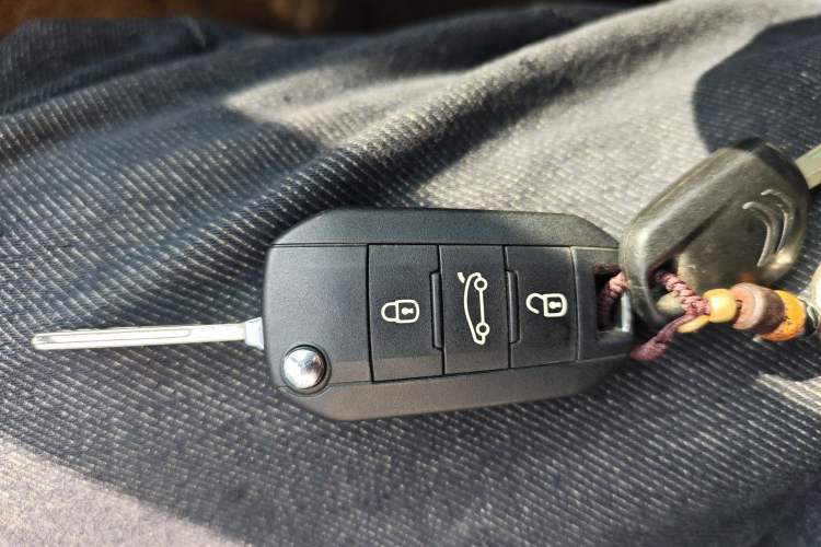 Used Citroen C4 Sega 2016 1.6L Manual Comfort Model
