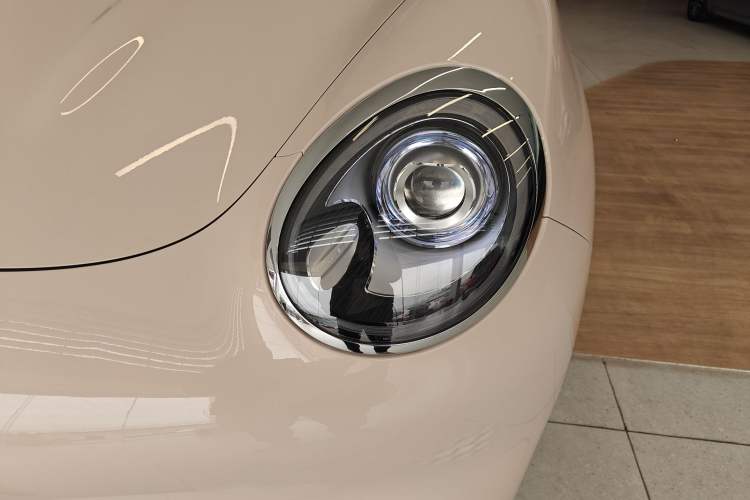 Used ORA Good Cat 2023 401 km Standard Range Luxury Version Lithium Iron Phosphate