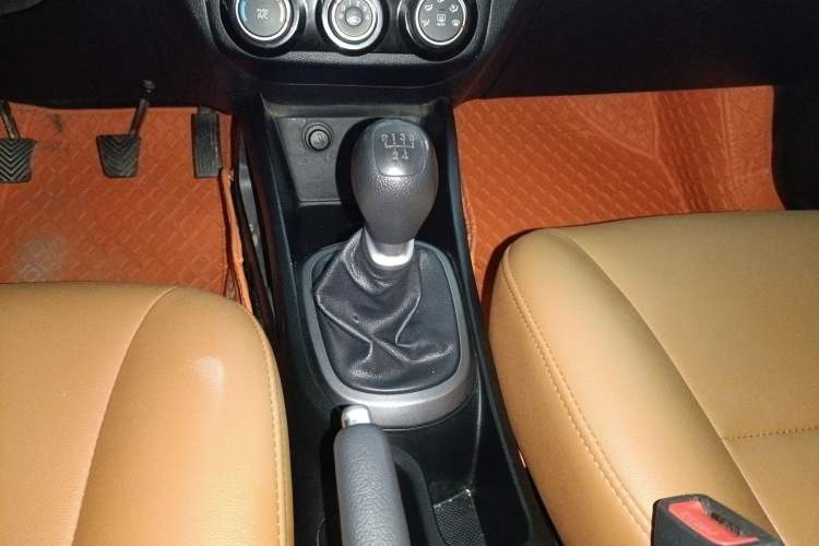 Used Kia K2 2015 Sedan 1.4L MT GLS