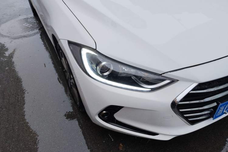 Used Hyundai Elantra (6th Generation / Lingdong) 2016 1.6L Automatic ZhiXuan – Elite Version Right Front Headlight
