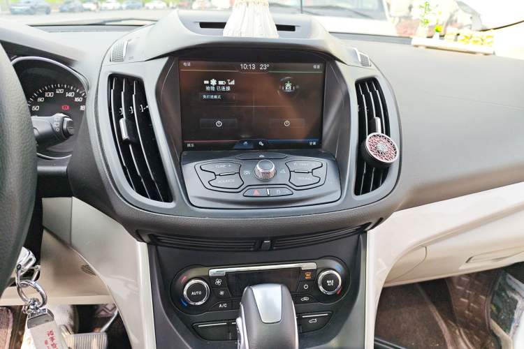 Used Ford Kuga 2013 1.6L GTDi 4x4 Elite Model Audio And AC Panel