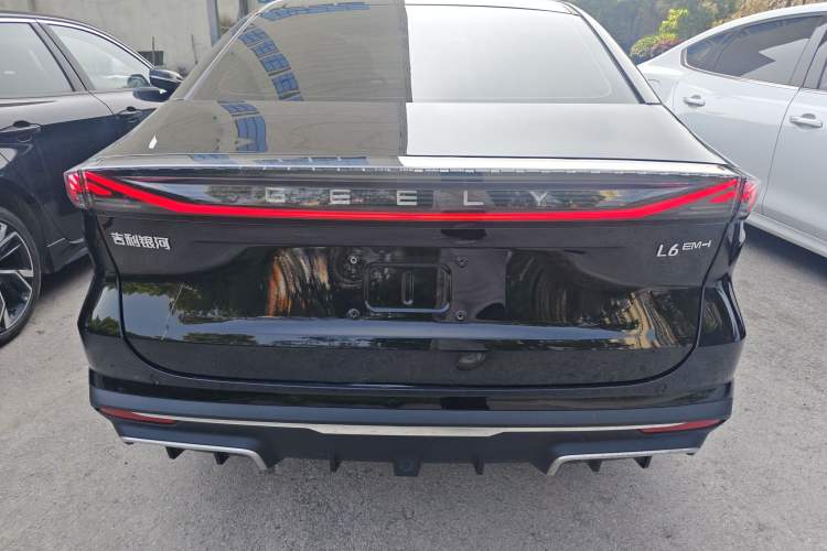 Used Geely Galaxy L6 2025 EM-i 140km Long-Range Version