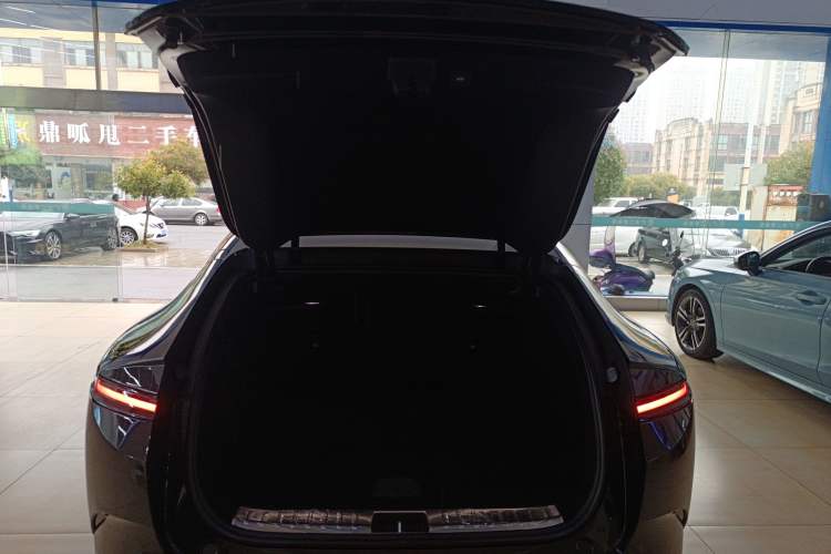 Used Avatr 12 2025 Updated Ultra All-Electric Four-Wheel Drive
