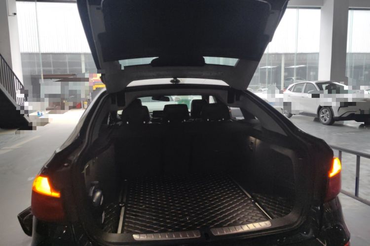 Used BMW 3 Series GT 2018 320i Sport Edition Trunk