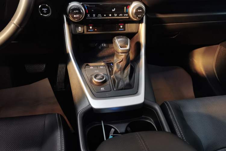 Used Toyota Wildlander 2023 Dual-Motor 2.5L E-CVT Four-Wheel Drive Prestige Edition