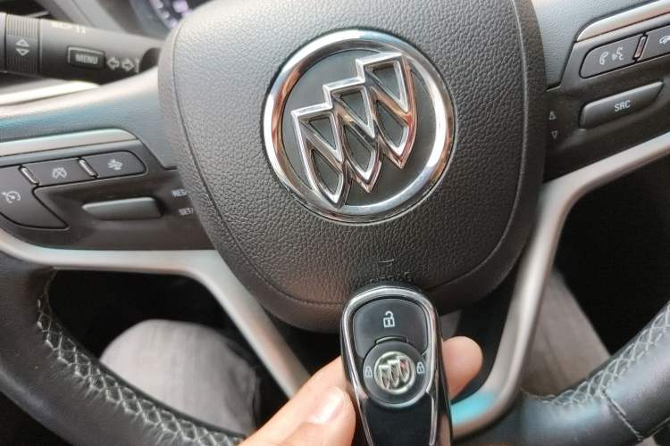 Used Buick GL6 2018 18T 6-Seater Luxury Model Vehicle Key