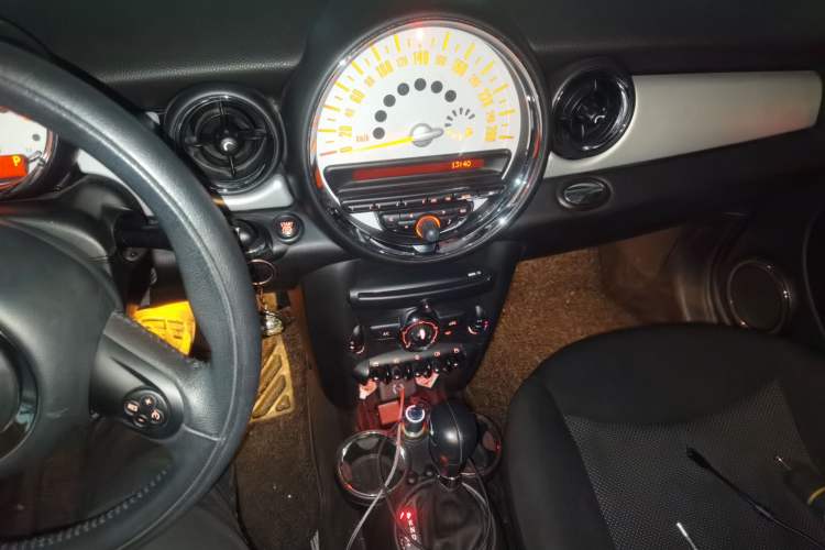 Used MINI 2013 1.6L ONE Limited Edition Third Version Audio And AC Panel