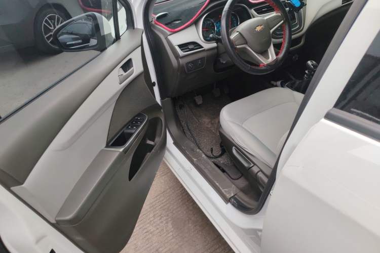 Used Chevrolet Lova RV 2016 1.5L Manual Comfort Edition
