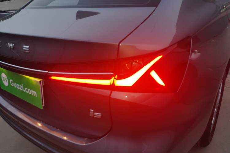 Used Roewe i5 2026 Model 1.5L Manual Comfort Version