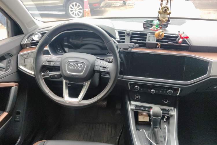 Used Audi Q3 2022 35 TFSI Fashionable and Elegant Model
