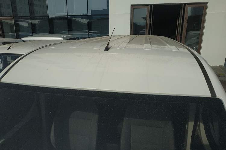 Used Wuling Yangguang 2024 300KM Comfort Version Passenger Van 75kW
