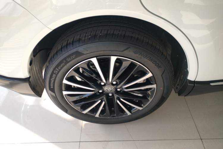 Used Toyota Venza 2023 2.0L CVT Two-Wheel Drive Prestige Version