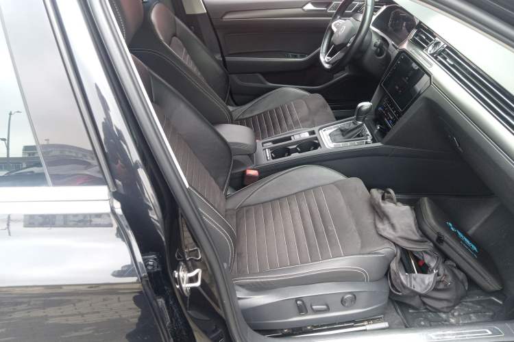 Used Volkswagen Magotan 2020 330TSI DSG Luxury Edition Right Front Seat