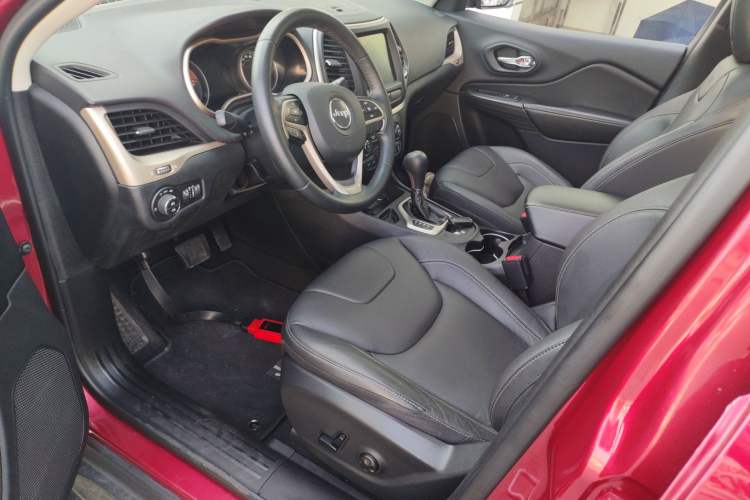 Used Jeep Cherokee 2016 2.4L Leading Smart Version