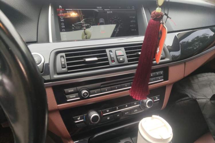 Used BMW 5 Series 2017 520Li Elegant Edition
