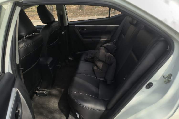 Used Toyota Levin 2017 Revised Dual-Engine 1.8H GS E-CVT Elite Sunroof Version China V Standard
