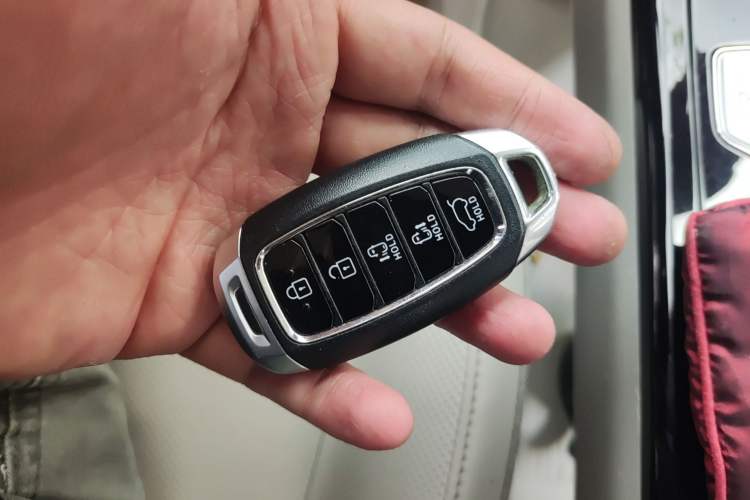 Used Hyundai Custo 2021 380TGDi Smart Love Flagship Edition TOP Premium Vehicle Key