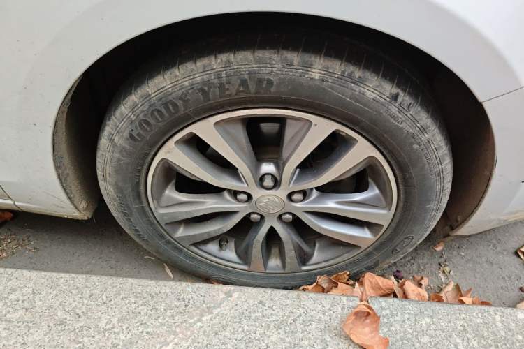 Used Buick GT 2018 18T Automatic Elite Model