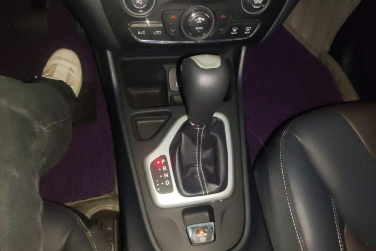 Used Jeep Cherokee 2016 2.4L Leading Smart Version Gear Lever