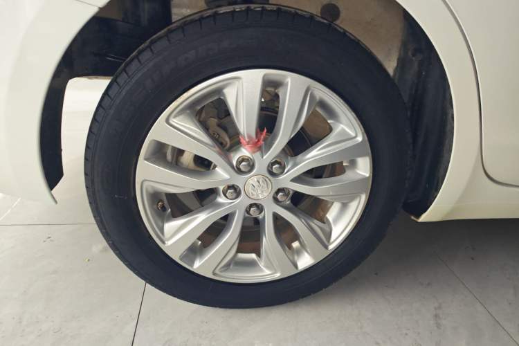 Used Buick GT 2018 15T Dual-Clutch Elite Model China V Standard Right Rear Wheel Hub