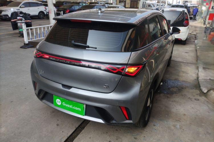 Used BYD Dolphin 2023 420 km Fashion Edition
