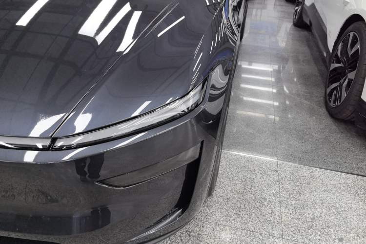 Used Tesla Model Y 2025 Rear-Wheel-Drive Version
