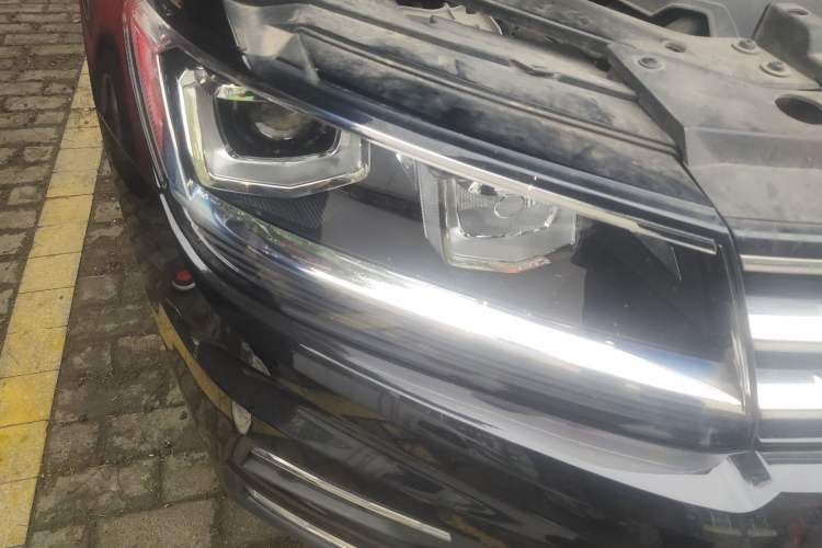 Used Volkswagen Tiguan L 2019 330TSI Automatic Two-Wheel Drive Smart Luxury Version China VI Standard