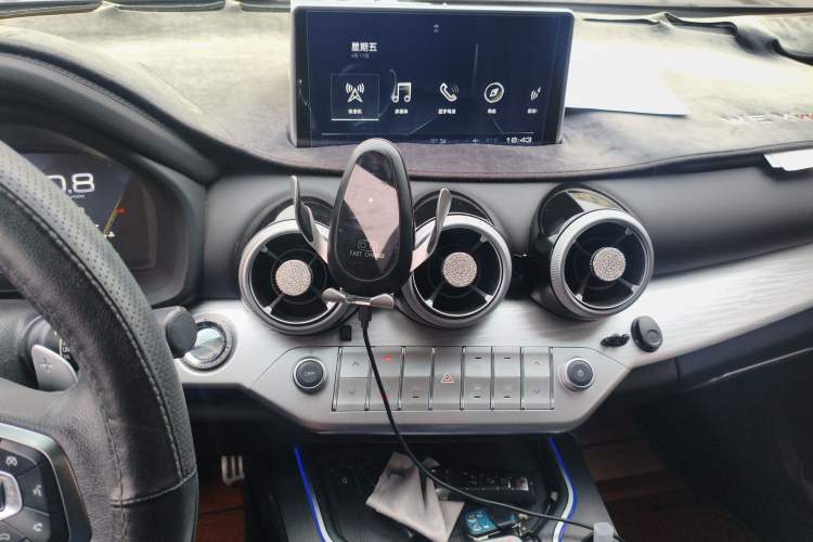 Used Wey VV7 2019 Upgraded Model 2.0T Flagship Version China VI Audio And AC Panel