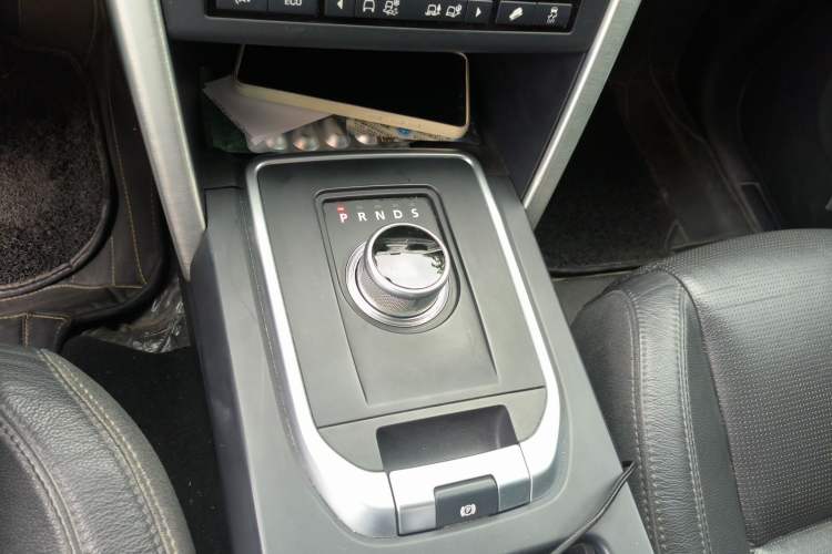 Used Land Rover Discovery Sport 2016 2.0T SE Gear Lever