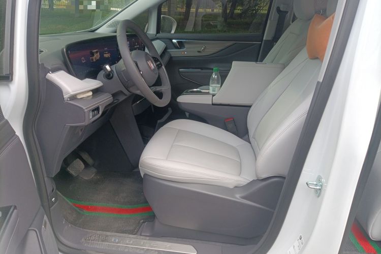 Used Buick GL8 2025 Lu Zun Deluxe Edition
