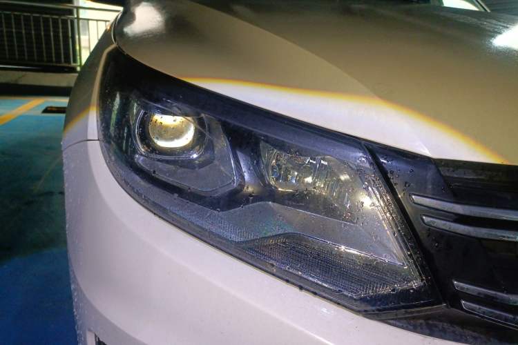 Used Volkswagen Tiguan 2013 1.8TSI Automatic Two-Wheel Drive Luxury Model Right Front Headlight