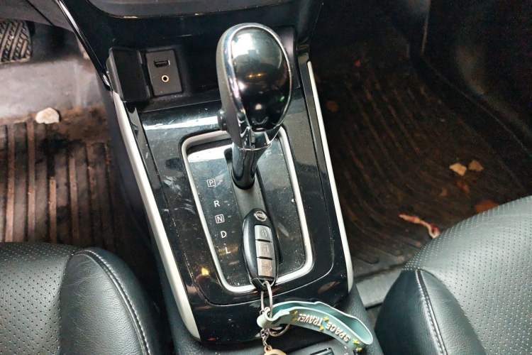 Used Nissan Sylphy 2016 1.6 XL CVT Luxury Edition Gear Lever