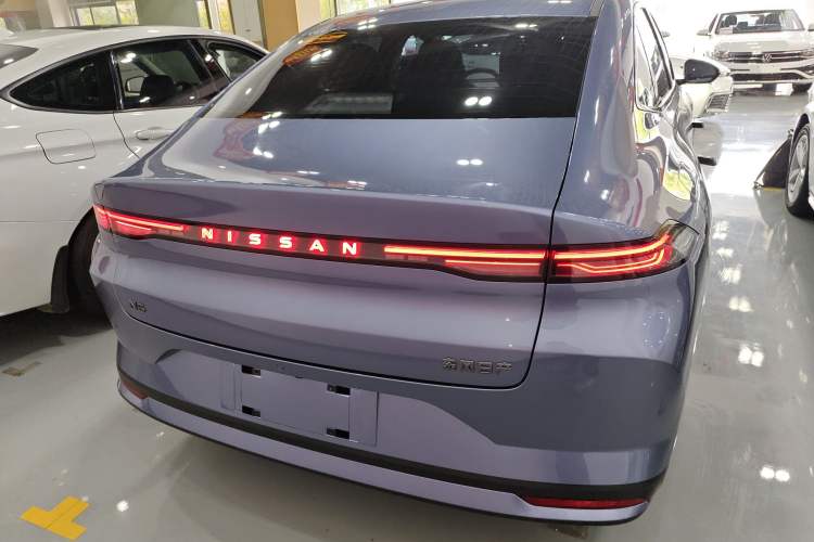 Used Nissan N6 2026 Model 180 Max Rear