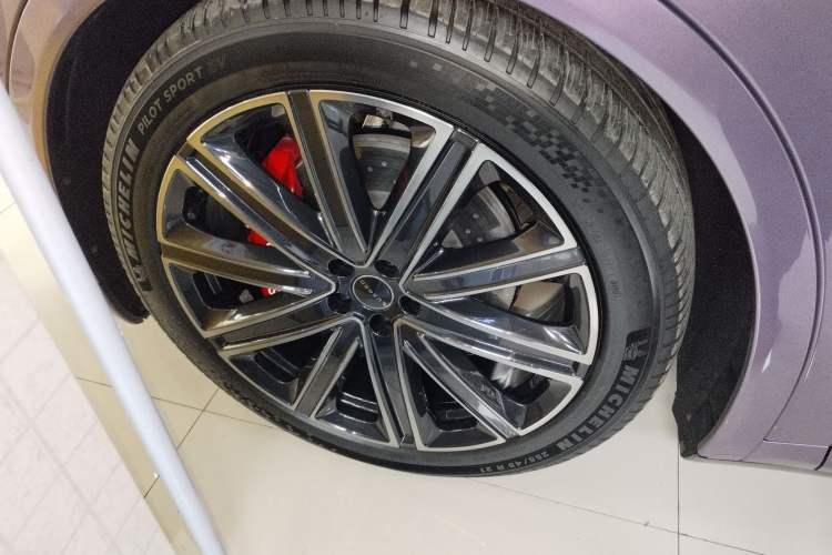 Used Hima Luxeed R7 2025 Extended-Range 331km Ultra Exterior 4